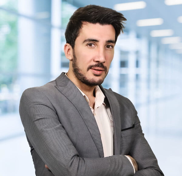 دکتر پوریا روحی
